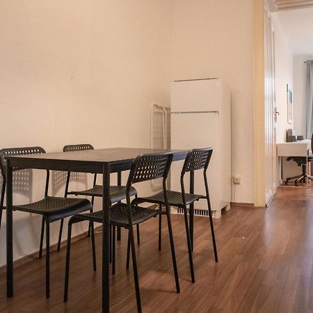 Roomy 2Br Apt. Near Akh -Perfect For Longstays Wina Bagian luar foto