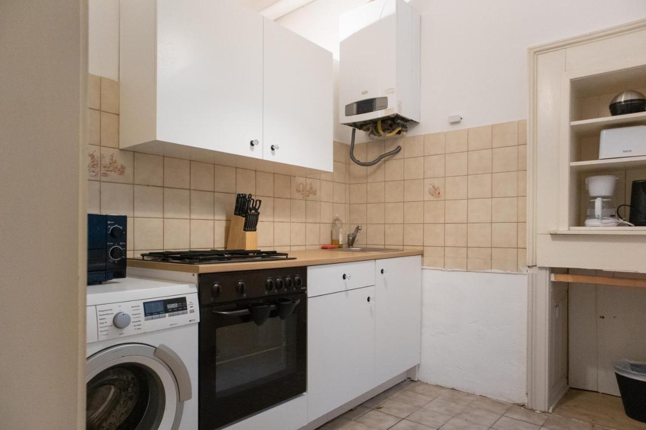 Roomy 2Br Apt. Near Akh -Perfect For Longstays Wina Bagian luar foto