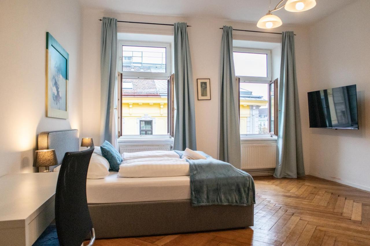 Roomy 2Br Apt. Near Akh -Perfect For Longstays Wina Bagian luar foto