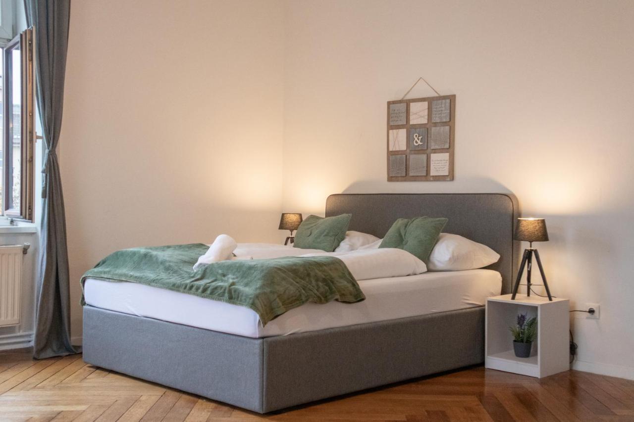 Roomy 2Br Apt. Near Akh -Perfect For Longstays Wina Bagian luar foto
