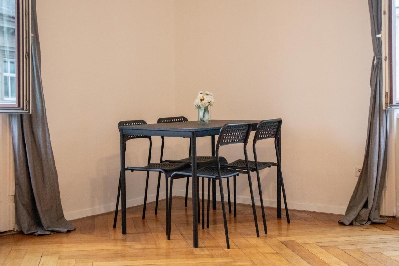 Roomy 2Br Apt. Near Akh -Perfect For Longstays Wina Bagian luar foto